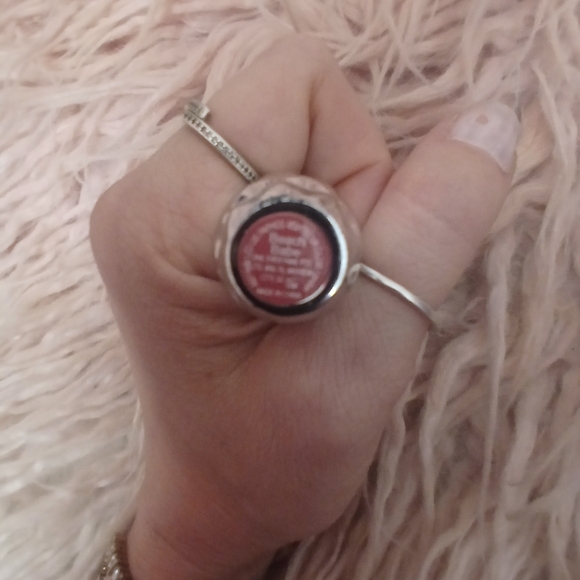 HUGE New NIB Make Up Press On False Nails Lashes And Face Serum FREE make Up Bag - Picture 12 of 13